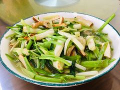-胡子饮食店