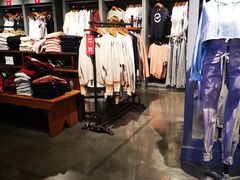 -Hollister(天环广场店)