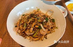 Shrimp and Pork Noodles with Preserved Vegetable and Bamboo Shoots