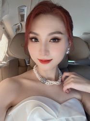 -现代经典婚纱摄影