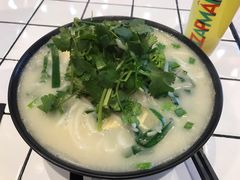 -肥汁米蘭香港米线(长宁来福士店)