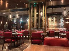 -恰餐厅及酒吧 CHAR Bar & Grill (北京丽都皇冠假日店)