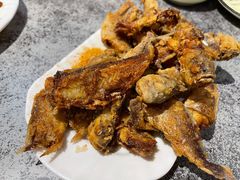 干炸黄花鱼-华盛园卷子王农家菜水库鱼