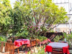 -Dash Teak House