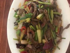 -香猪美食(中心店)