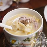 这里的萝卜干竟然塞进了臭豆腐里