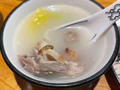 鸭架汤-壹零捌道·北京烤鸭(车公庄店)