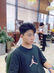 -尼特斯男士发型馆