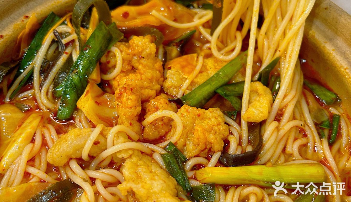 在长沙‼️万家丽100米的砂锅米线