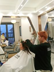 -V8潮牌·接发烫染连锁