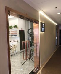 -V8潮牌·接发烫染连锁