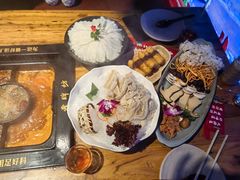 -老牌坊云南鱼豆花火锅(哈西万达店)