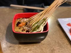 红油钵钵鸡-何师烧烤Pro ·江湖川菜·小龙虾·精酿(太古里旗舰店)