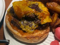 熟成牛肉汉堡-MAGPIE喜鹊派餐厅(华侨城店)