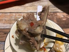 -虾弄弄海派小龙虾·牛羊蝎子火锅