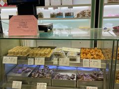 面包甜点陈列柜-上海哈尔滨食品厂(淮海中路店)