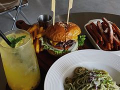 -三勾JJJ Burger&Coffee(梅溪湖店)