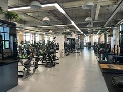 -岩顶健身(玄武店)