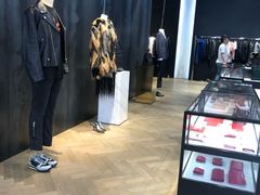 -GIVENCHY(比斯特苏州购物村店)