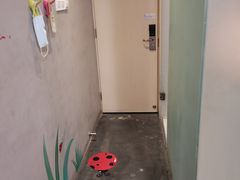 -卡罗酒店(东门晒布地铁站店)