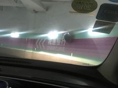 -白玉兰广场停车场