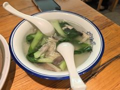 -诚铭记·虾仁汤包·成都小吃(融创店)