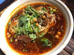 -重庆小面·抄手(解放碑好吃街店)