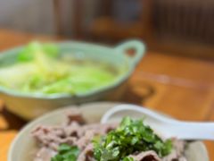 -大众跷脚牛肉馆·非遗传承单位(峨眉山店)