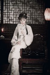 -九月鹰飞汉服摄影工作室