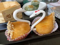 鲜果榴莲天鹅酥-陶陶居酒家(海岸城店)