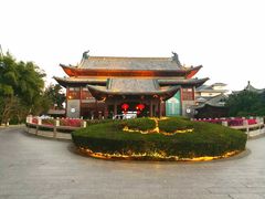 华宇酒店门口-三亚亚龙湾雅高美爵酒店