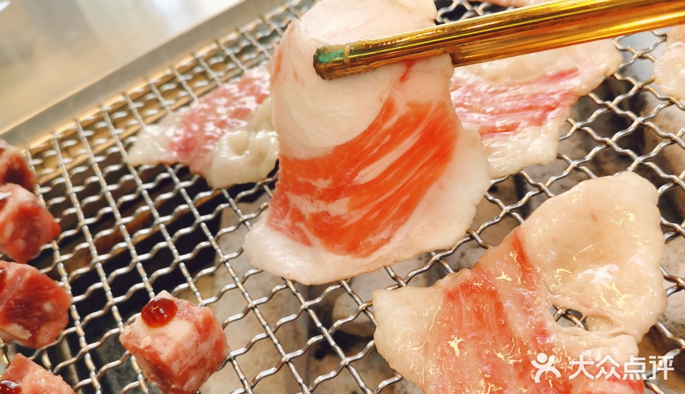 🍣这里的烤肉也太美味了吧