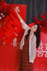 点击看大图 -爱伊人婚纱礼服美妆馆