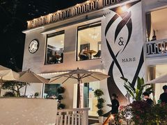 -Mark&Mars Restaurant