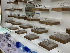 -翰佐蔡司小乐圆·依视路星趣控·暴龙眼镜折扣店