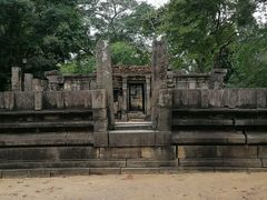 -波隆纳鲁沃古城皇家宫殿