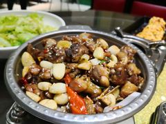 干锅蒜香鸡-刘胖子家常菜·蹄花焖藕(中央花园店)