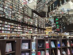 -钟书阁(群光广场店)