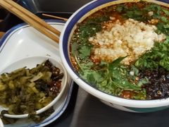 -云阿蛮云南生烫牛肉米线(奉贤路店)