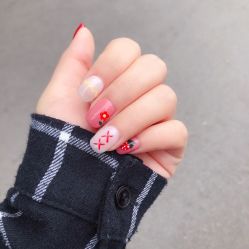 -手牵手美甲