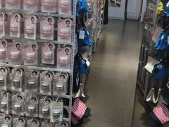-名创优品(江南新地店)