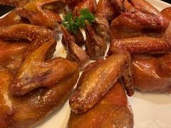 玻璃皮润烧乳鸽王-富力丽思卡尔顿酒店·丽轩中餐厅