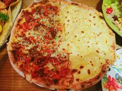 狂野披萨拼榴莲披萨-盘炉forenza·云贵川融合小食堂 ( 钟楼中柳巷店)