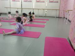 -Isee灰姑娘国际儿童艺术中心(证大·大拇指广场店)