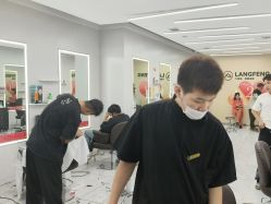 -朗峰专业美发沙龙