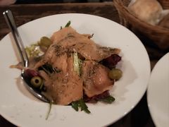 蔬菜色拉配烟熏三文鱼-La Tavernetta(Bar à Vin)(乌鲁木齐路店)