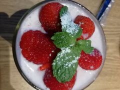 雪顶草莓冰冰乐-ZOO COFFEE动物园咖啡(望京锐创店)