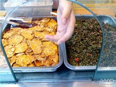 那只手是正向我索要收银小票-其乐锅魁(春熙路店)