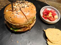 -HIGH FIVE哈福手工汉堡(桂林路店)