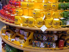 -m豆巧克力世界(上海世茂广场店)